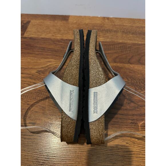 Birkenstock Gizeh Sandal Metallic Silver, Women's Size 37 Iconic Footwear - Picture 6 of 10